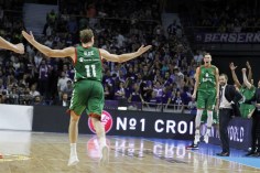 jaka-blazic-celebrates-baskonia-vitoria-gasteiz-eb16