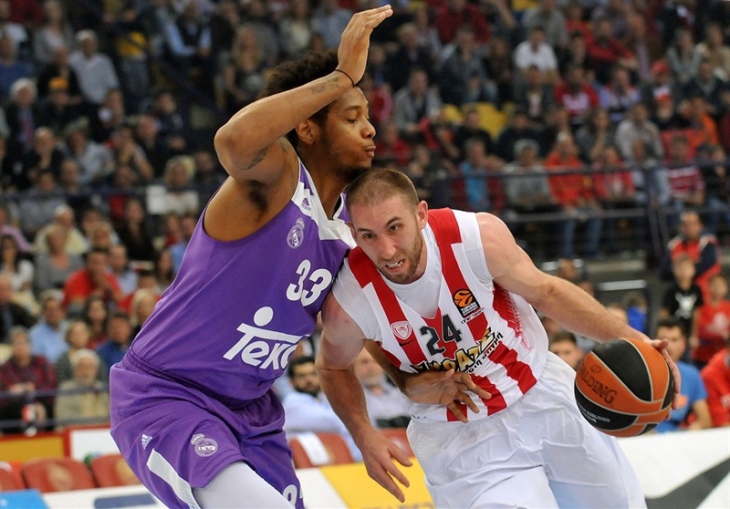 matt-lojeski-olympiacos-piraeus-eb16